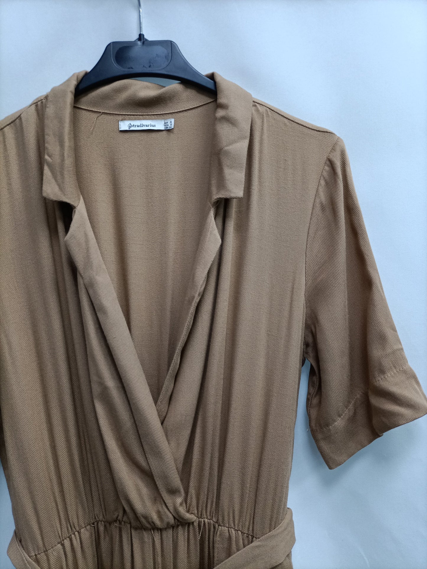 STRADIVARIUS. Ts fluid beige jumpsuit