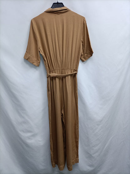 STRADIVARIUS. Ts fluid beige jumpsuit