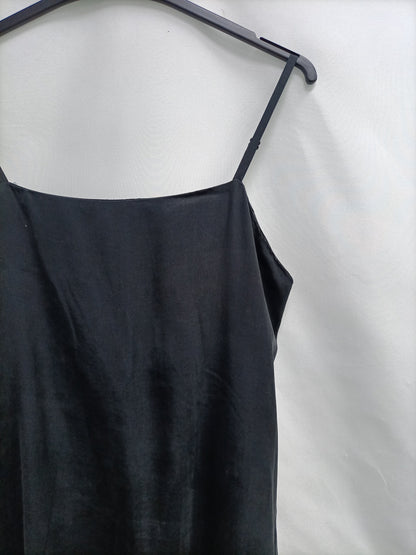 ZARA. Vestido negro lencero T.xs