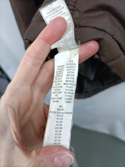 STRADIVARIUS. Parka marrón impermeable T.l