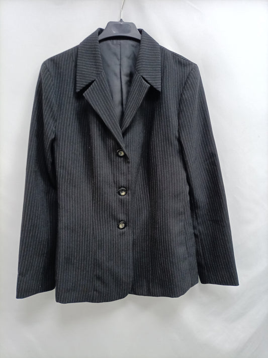 OTRAS. Blazer negra rayas Tu(l)