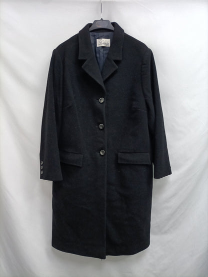 LETICIA MADRID. Black cloth coat, size 46
