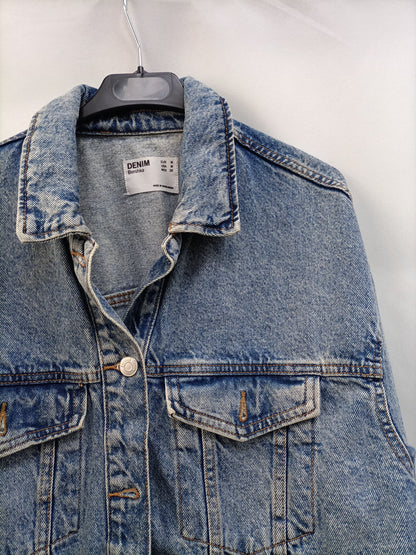 BERSHKA.Cazadora vaquera crop T.M
