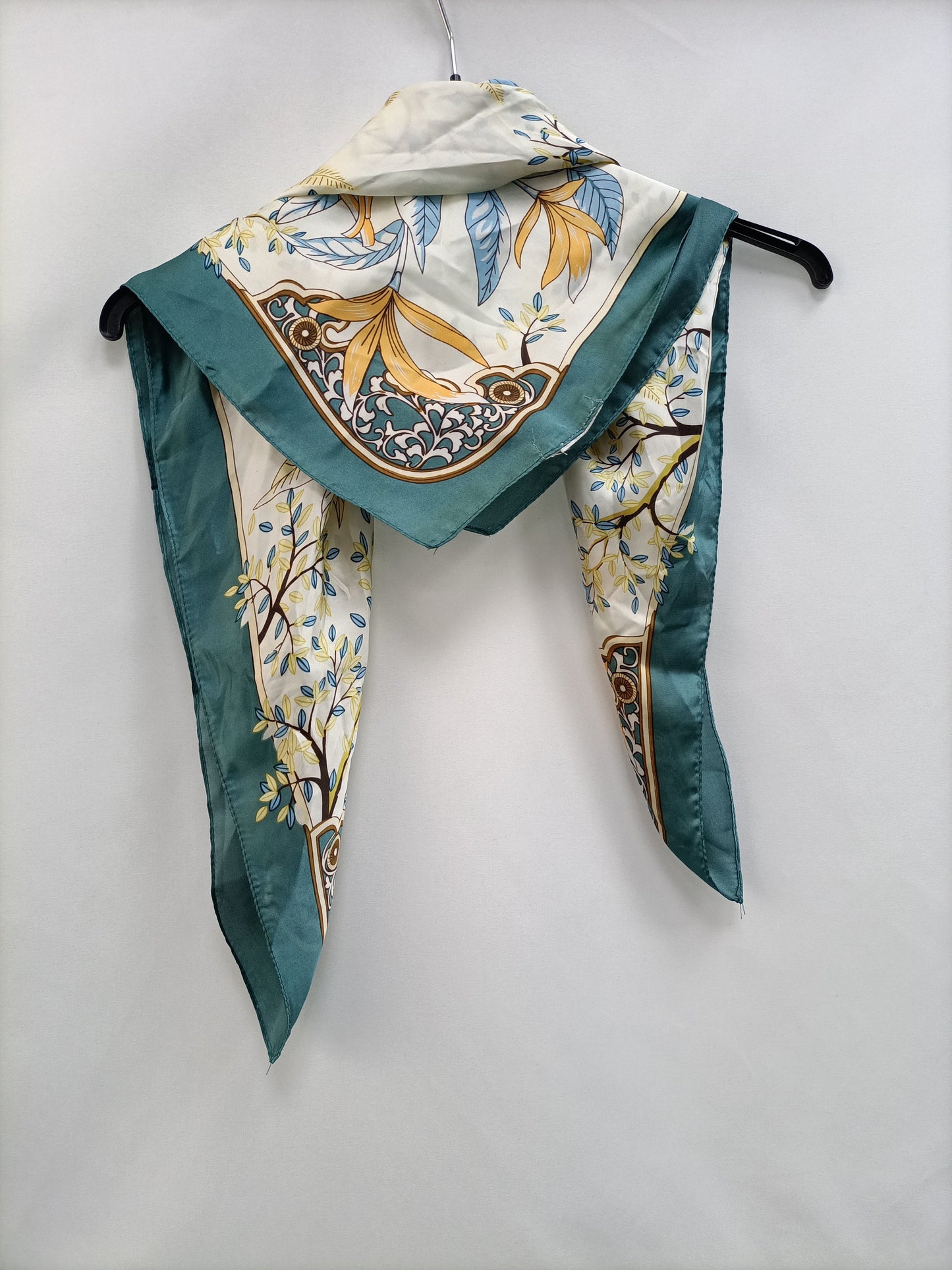 LOLITA.Pañuelo plantas