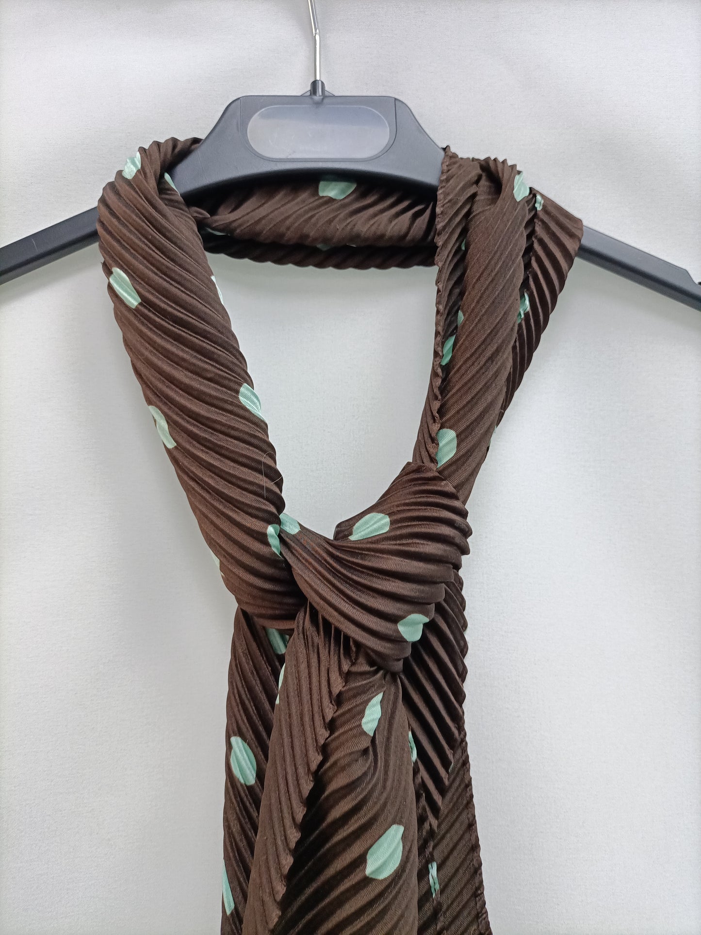 PROMOD.Polka dot pleated scarf