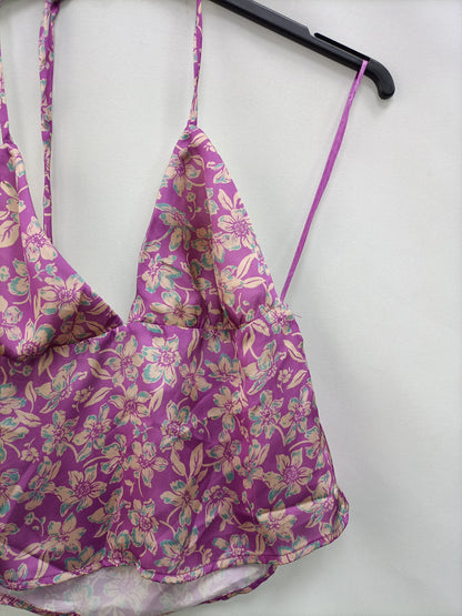 PULL&BEAR.Croptop morado flores T.S