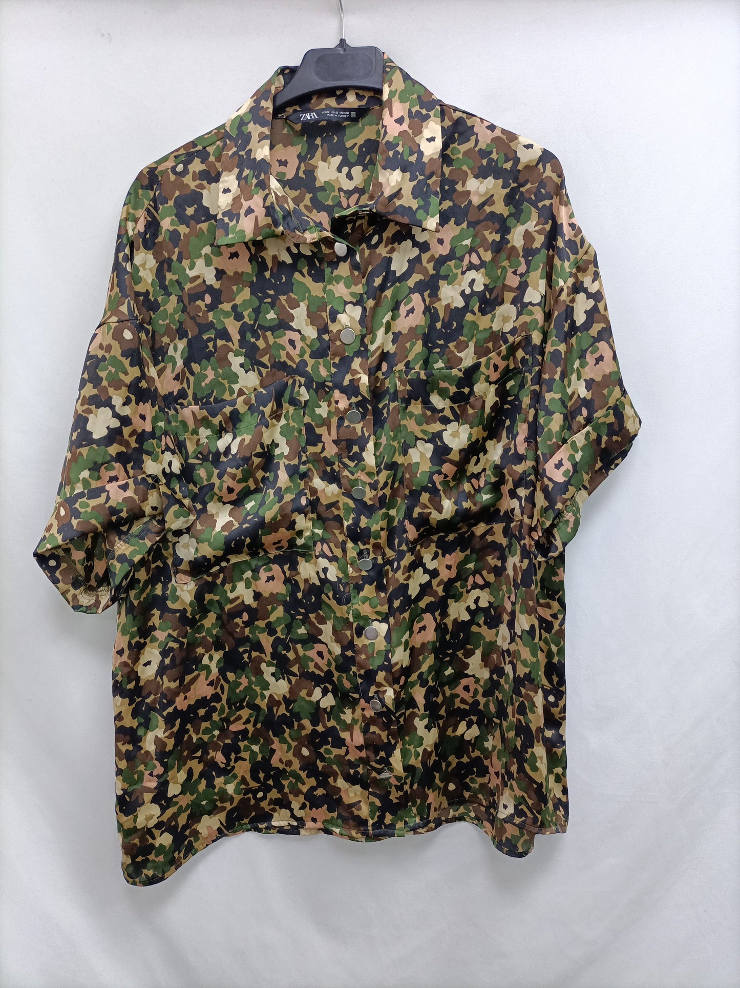 ZARA.Camisa oversized camuflaje T.s