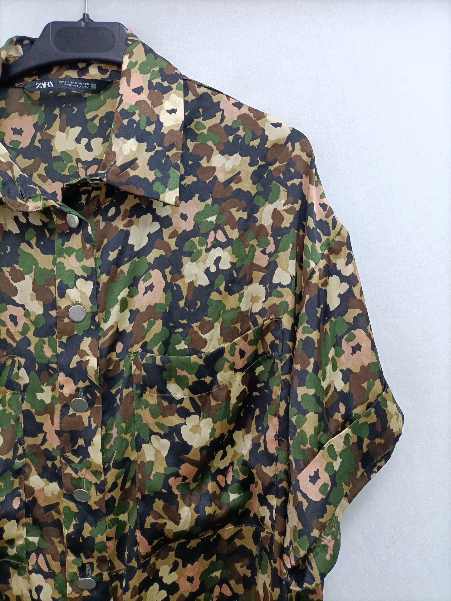 ZARA.Camisa oversized camuflaje T.s