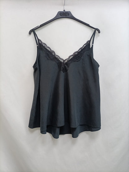 ZARA. Top negro lencero T.m