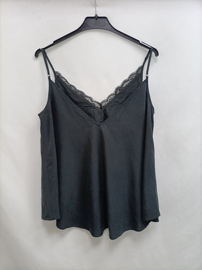 ZARA. Top negro lencero T.m