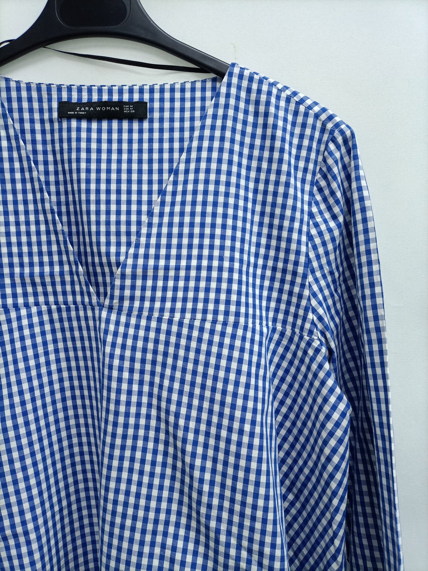 ZARA. Blusa blanca cuadros T.m