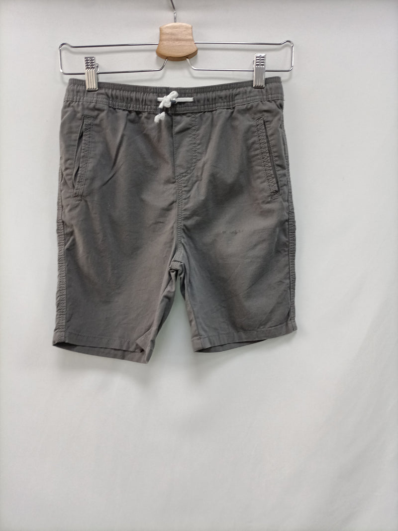 H&M. Pantalón corto gris T.10/11
