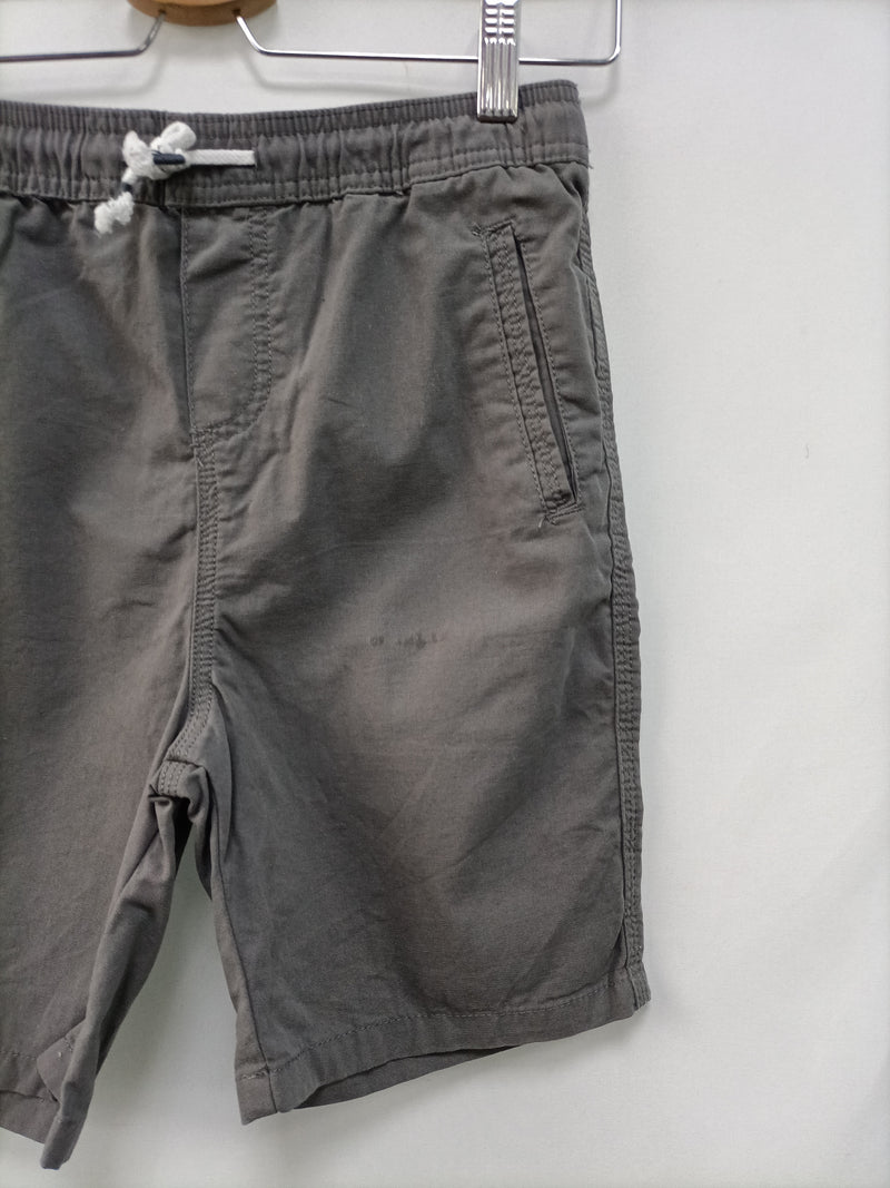 H&M. Pantalón corto gris T.10/11