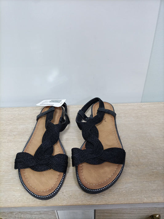 HUG&CLAU. Sandalias negras T.39