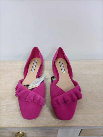 ZARA. Zapato rosa volante T.40