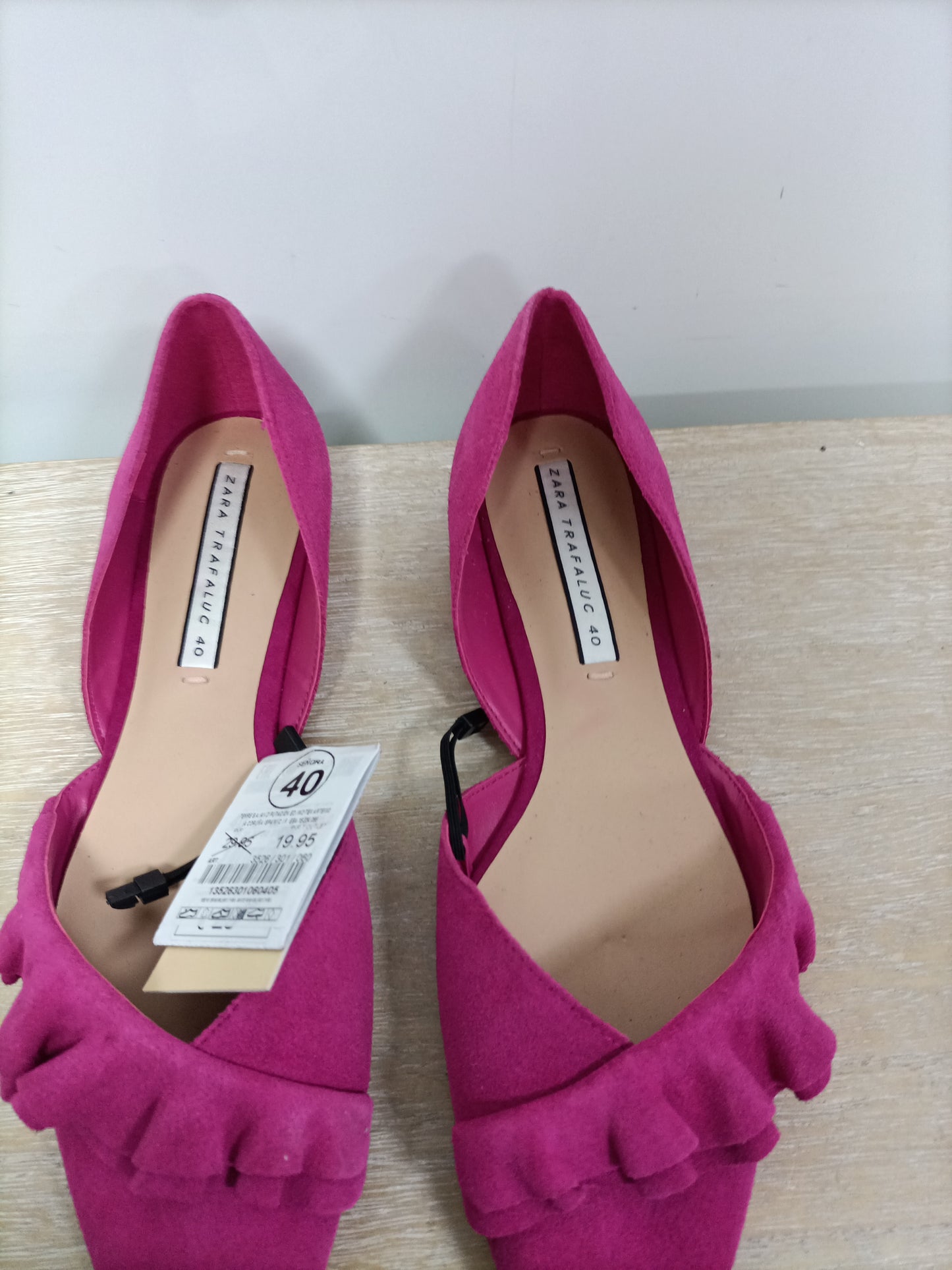 ZARA. Zapato rosa volante T.40