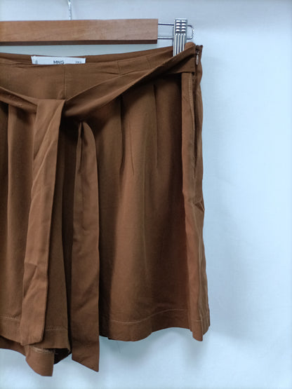 MANGO. Shorts camel fluido T.s