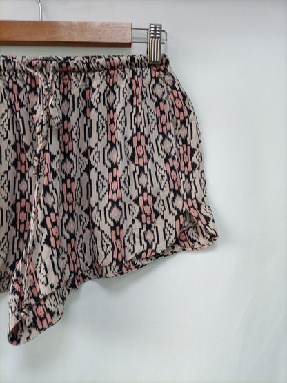 BRANDY MELVILLE. Printed Ts Shorts