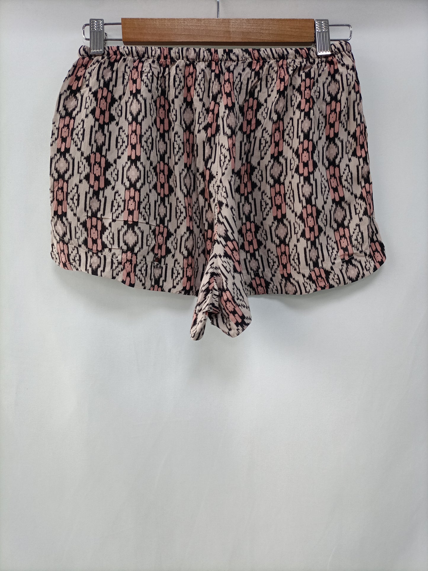 BRANDY MELVILLE. Printed Ts Shorts