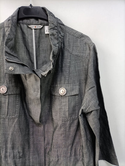 PUNTO ROMA. Chaqueta gris costuras T.42