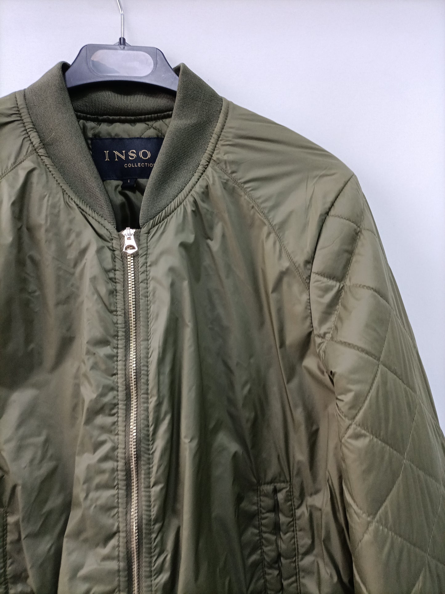 INSO. Bomber verde acolchada T.l