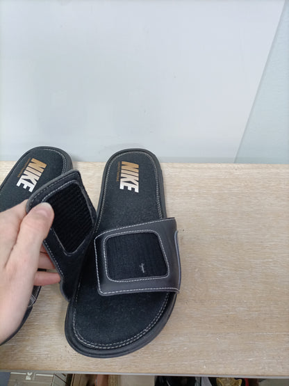 NIKE. Black flip-flops size 39