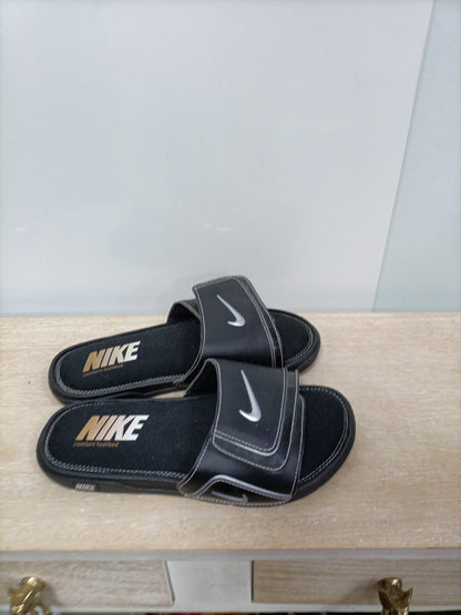NIKE. Black flip-flops size 39