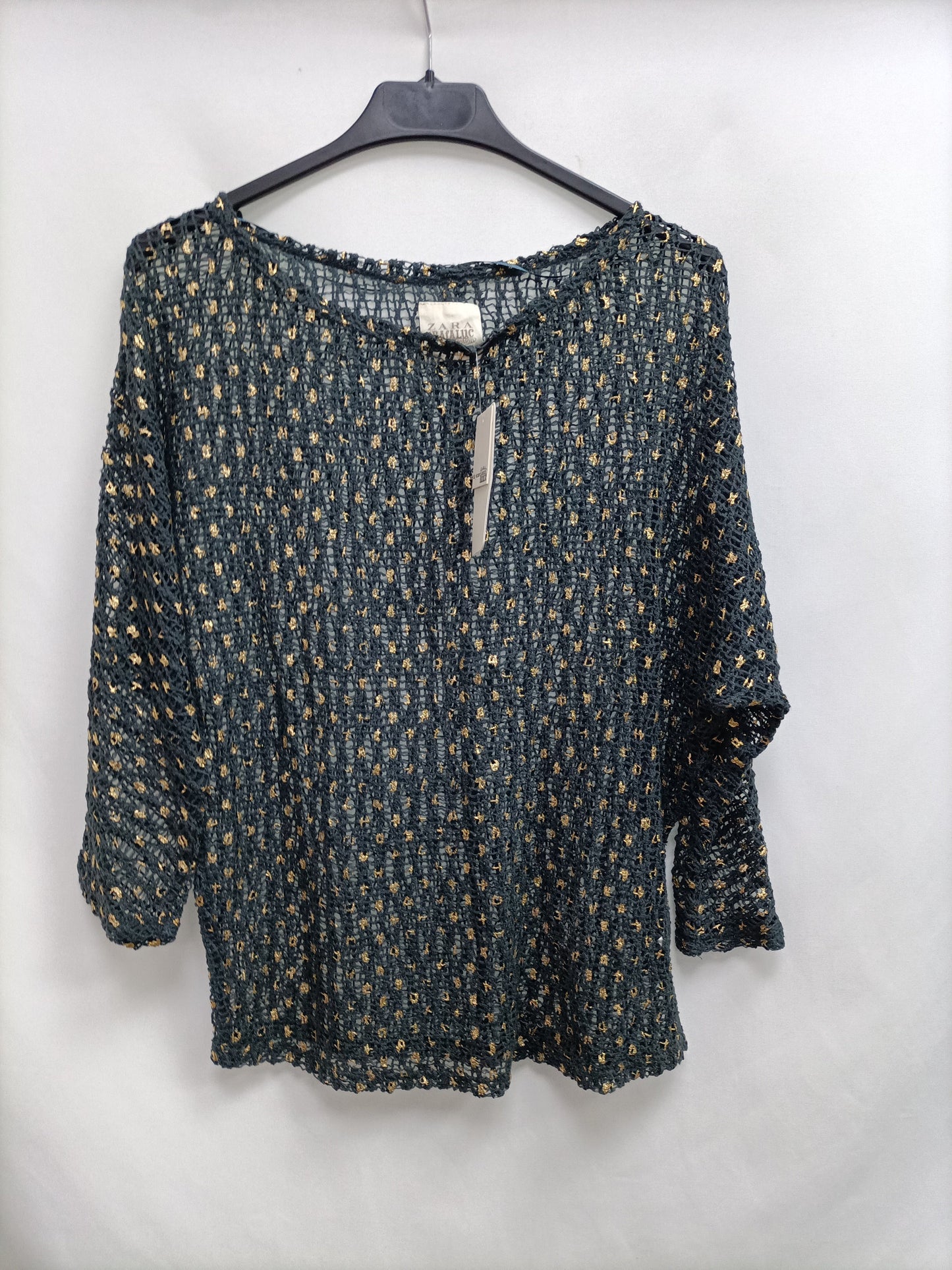 ZARA. Blue and gold crochet top Ts