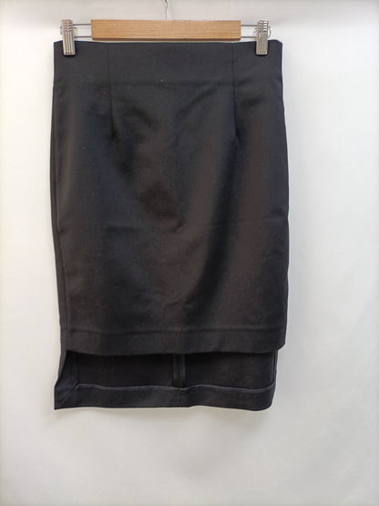 ZARA. Black fitted skirt Tm