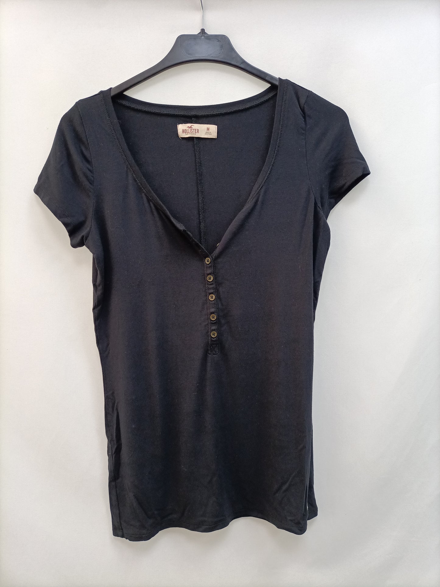 HOLLISTER. Camiseta negra básica T.m