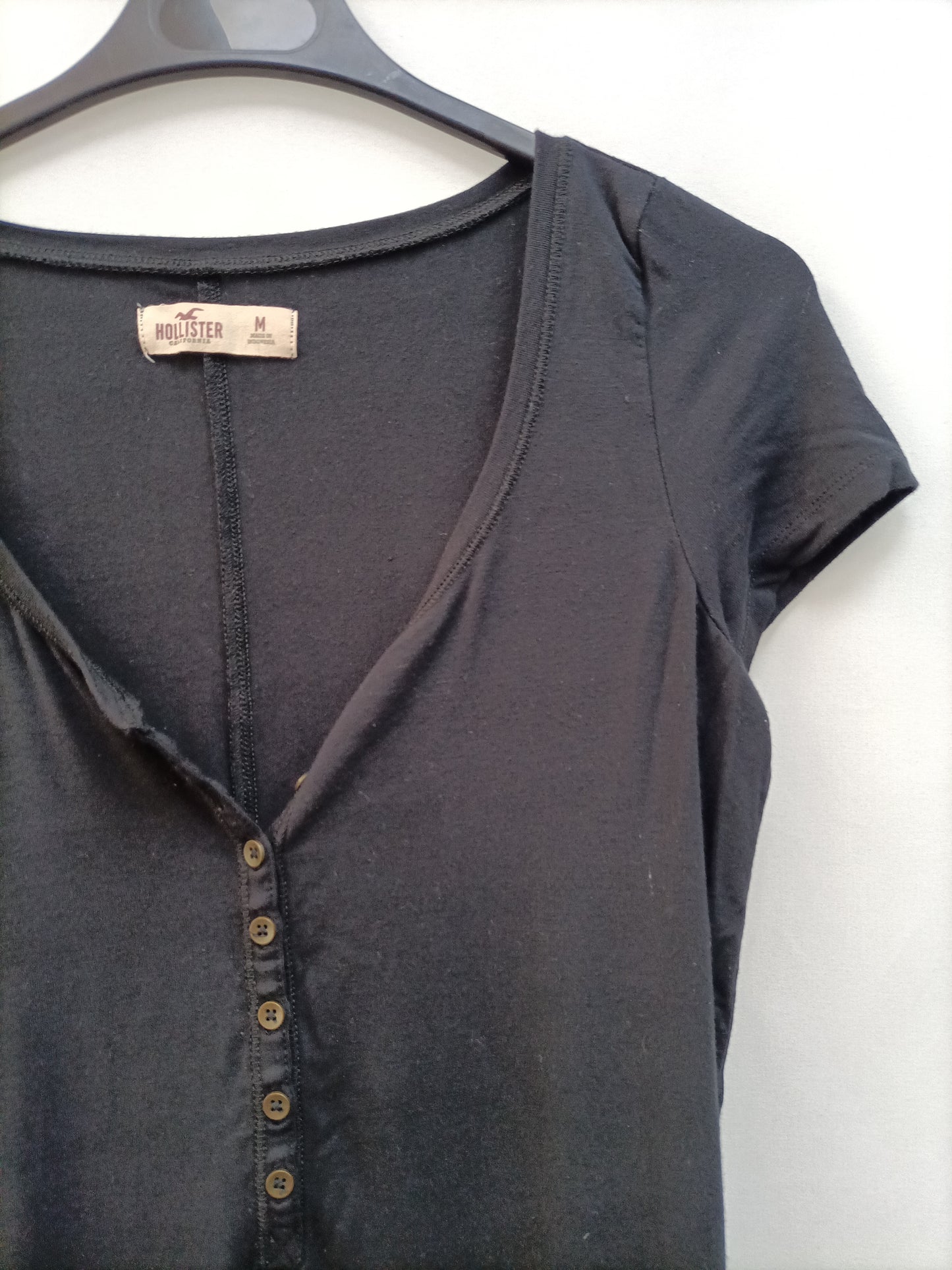 HOLLISTER. Camiseta negra básica T.m