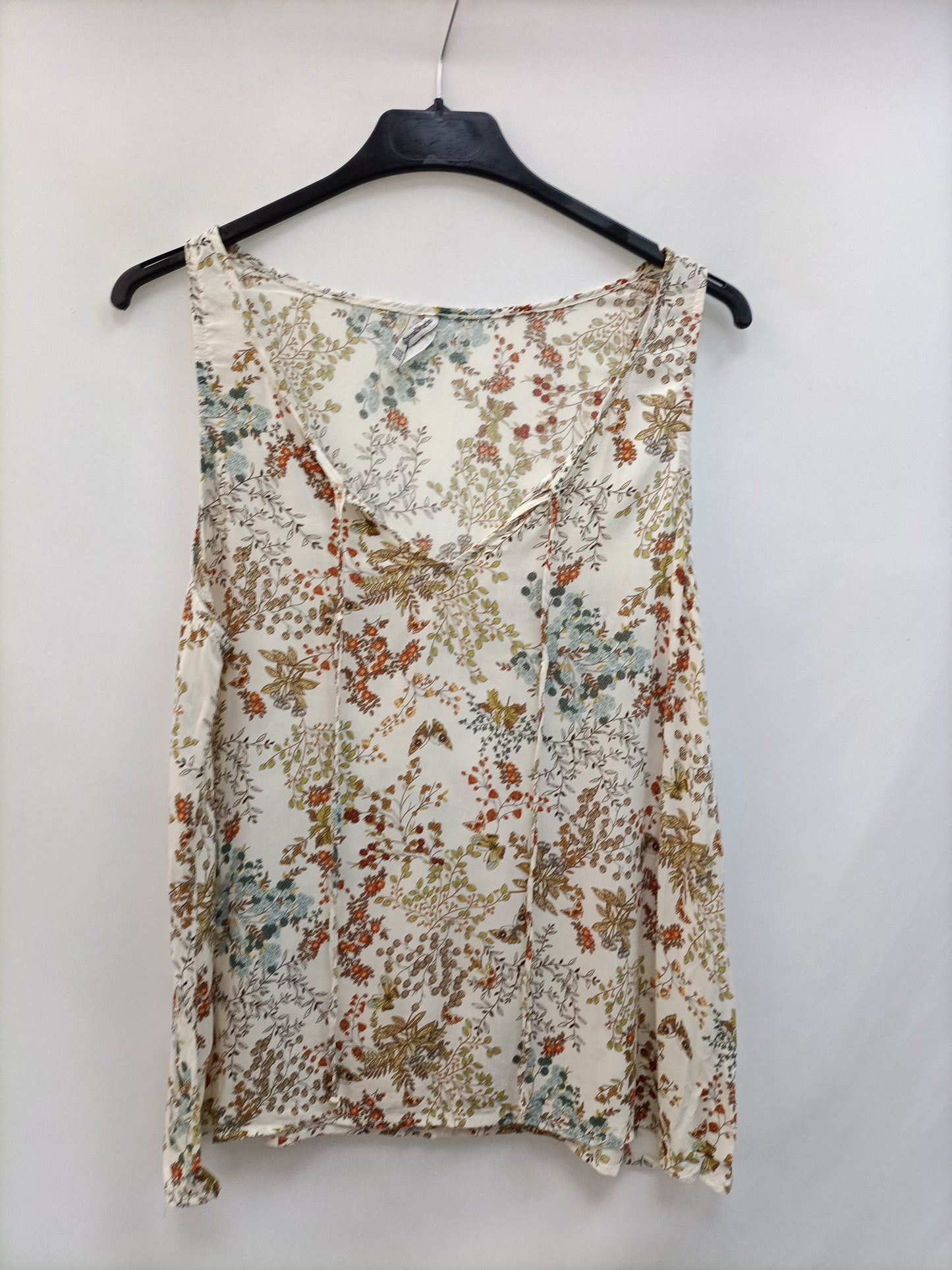 STRADIVARIUS. Top beige flores T.m