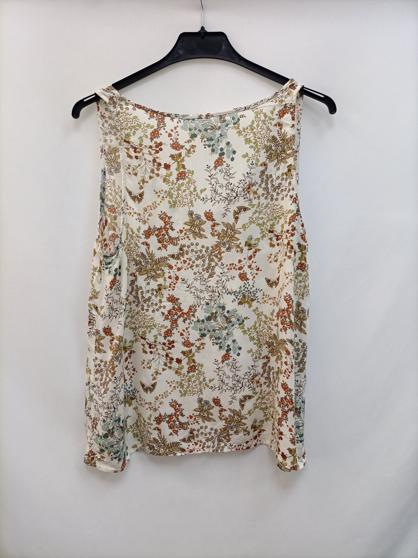 STRADIVARIUS. Top beige flores T.m