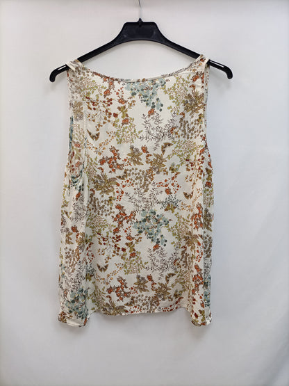 STRADIVARIUS. Top beige flores T.m
