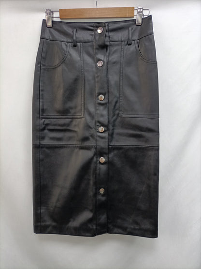 STRADIVARIUS. Black buttoned skirt T.36
