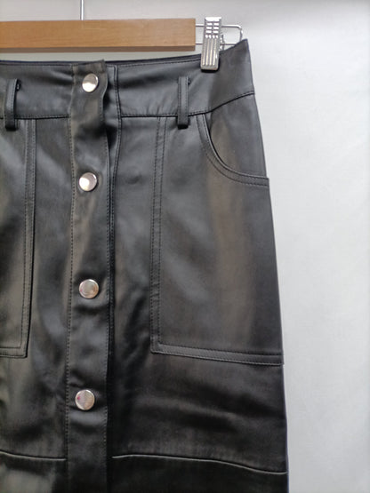 STRADIVARIUS. Black buttoned skirt T.36