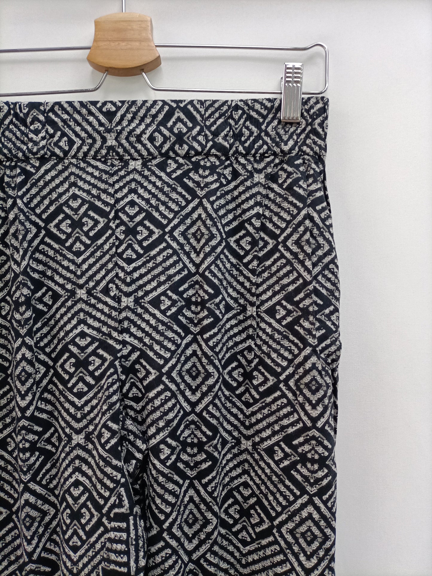 EASY WEAR. Pantalón fluido negro T.36