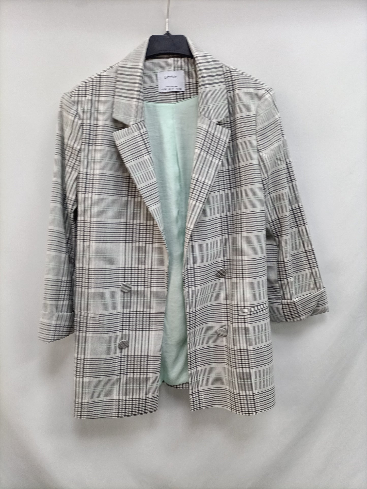 BERHSKA. Blazer gris cuadros T.m