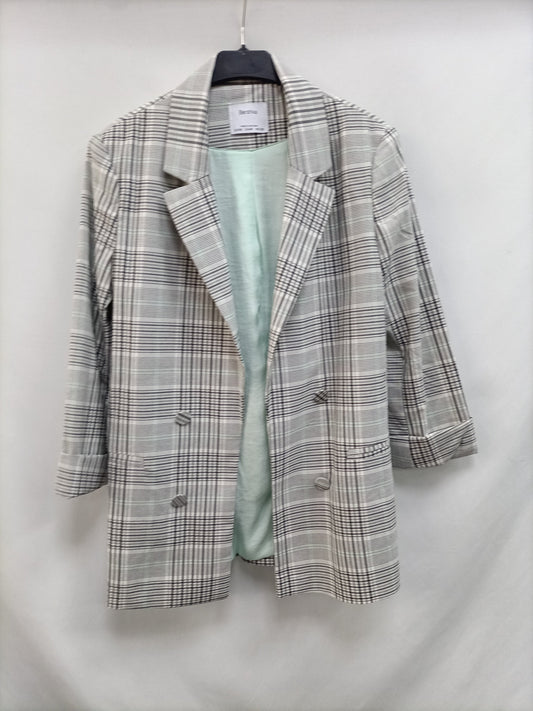 BERHSKA. Blazer gris cuadros T.m