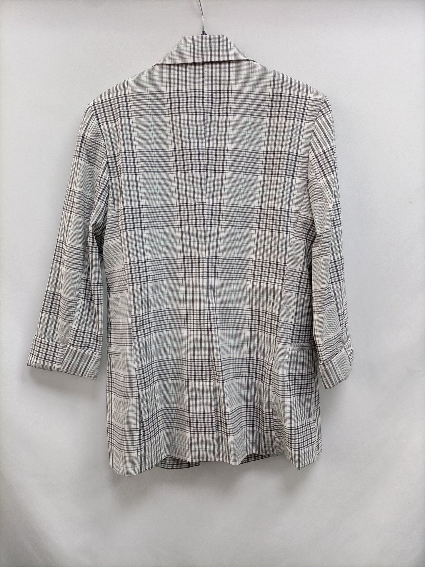 BERHSKA. Blazer gris cuadros T.m