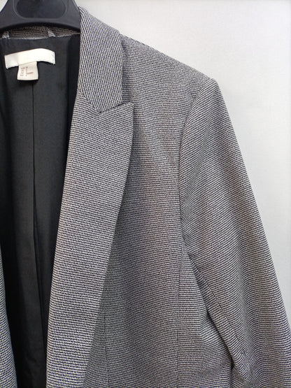 H&M. Blazers blanca y negra T.38