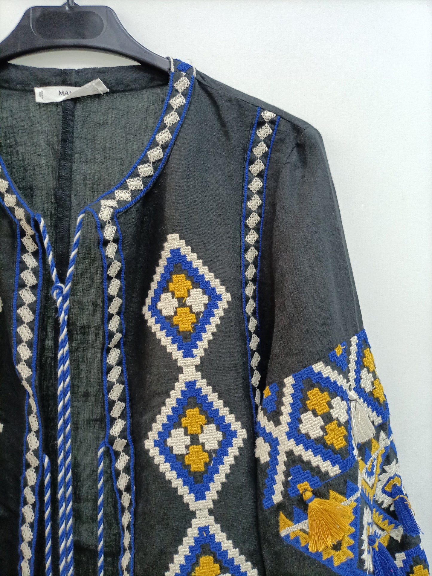 MANGO. Chaqueta negra bordada T.s