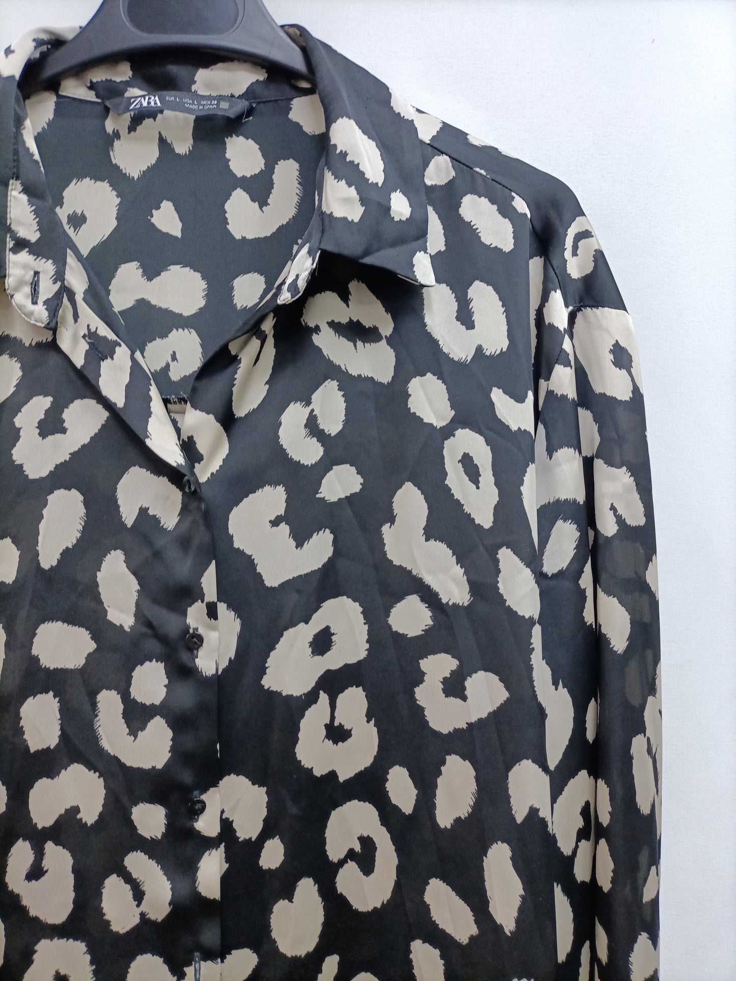 ZARA.Fluid animal print blouse TL