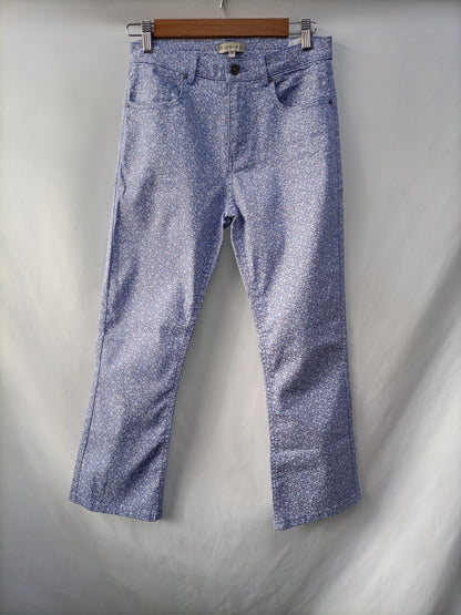 DANDARA. Pantalón denim flores T.38