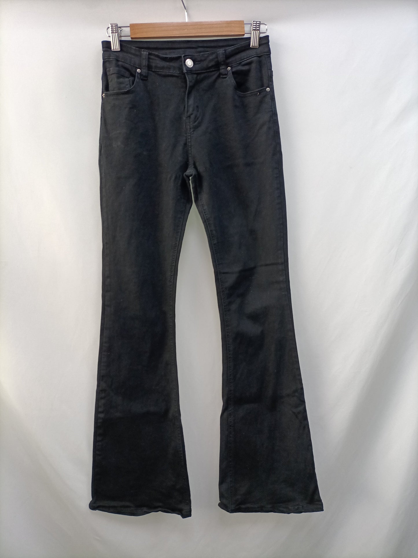 OTRAS. Pantalón negro campana T.m