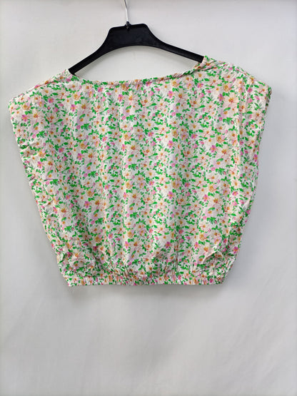 MUSE. Top flores hombreras T.m