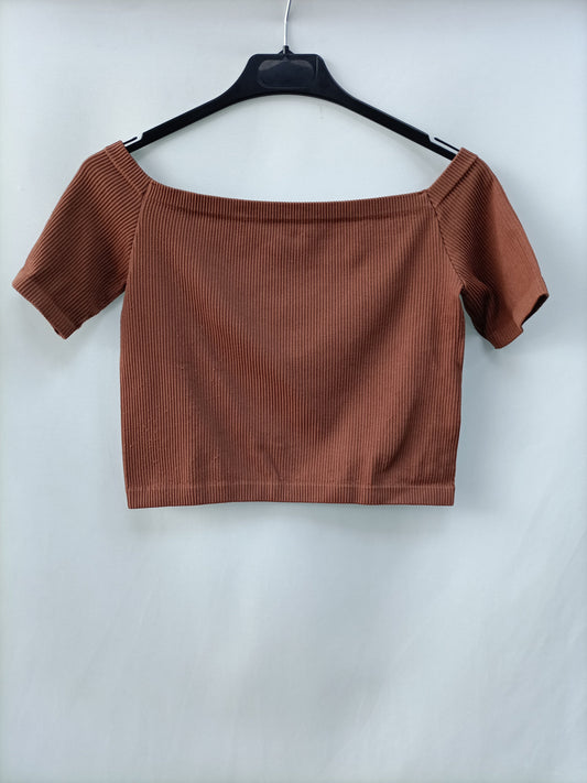 STRADIAVARIUS. Brown ribbed crop top Tm(tara)