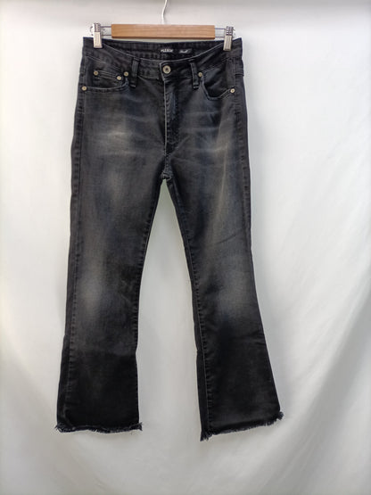 PLEASE. Black Ts flared pants