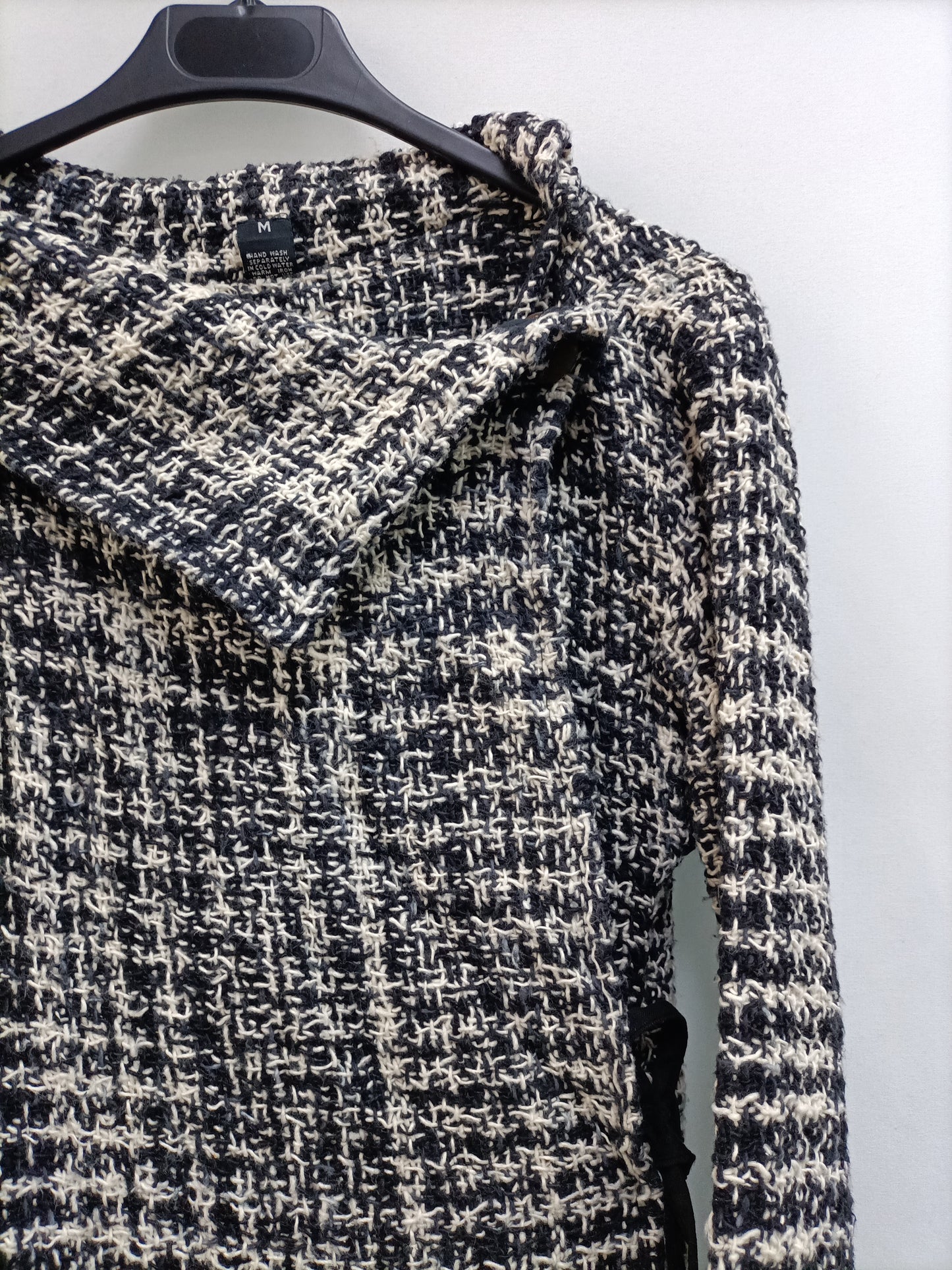 OTRAS. Chaqueta tweed negra y blanca T.m