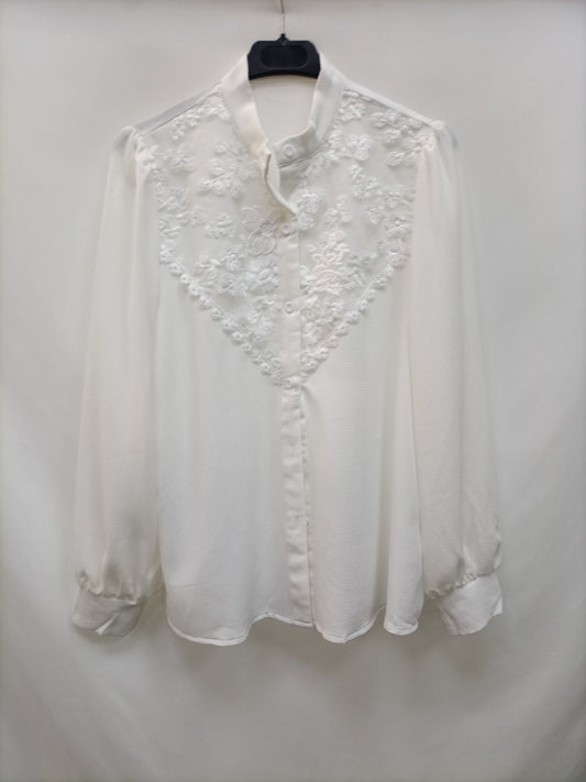 OTRAS. Blusa blanca encaje Tu(s/m)